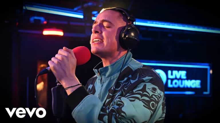 Dermot Kennedy performs stunning Christmas cover with Ellie Goulding