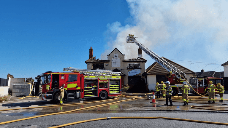 Dublin Fire Brigade tackled a “well developed fire” in Cabra pub last night Dublin Fire Brigade tackled a “well developed fire” in Cabra pub last night