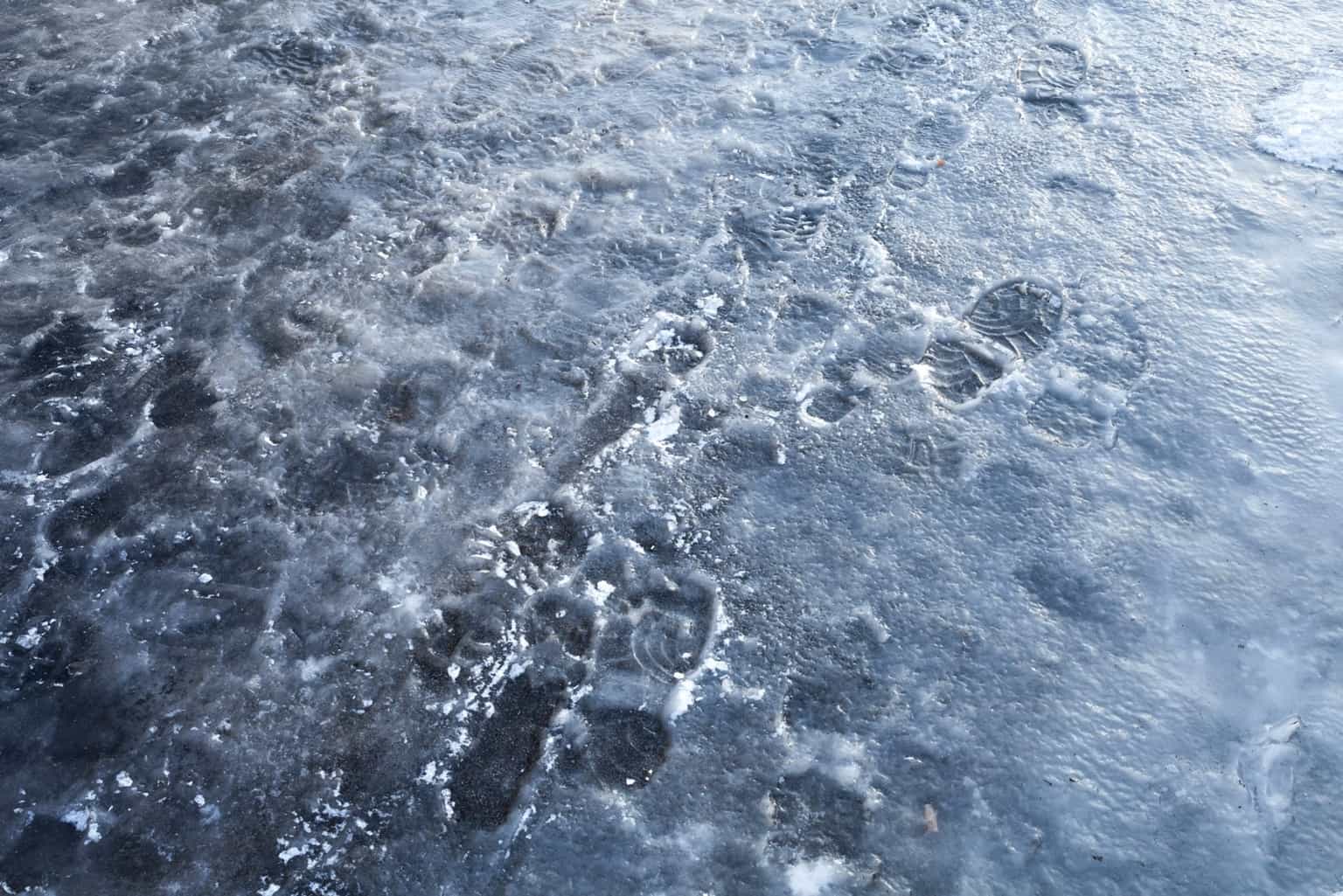 Dublin councillor says ‘treacherous’ footpaths need to be gritted urgently