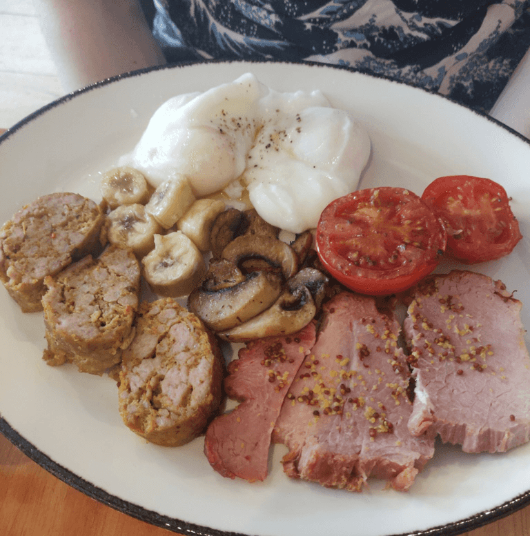 A Dublin café is serving banana with its fry-up and it’s dividing opinions A Dublin café is serving banana with its fry-up and it’s dividing opinions