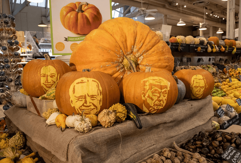 PICS: This Dublin shop’s ‘trumpkin’ may be the scariest Halloween display yet PICS: This Dublin shop’s ‘trumpkin’ may be the scariest Halloween display yet