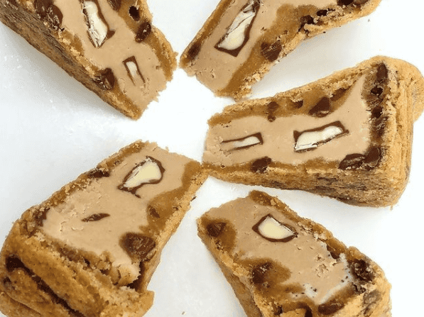 Feast your eyes on these UNREAL brownies and blondies from a Dublin based baker Feast your eyes on these UNREAL brownies and blondies from a Dublin based baker